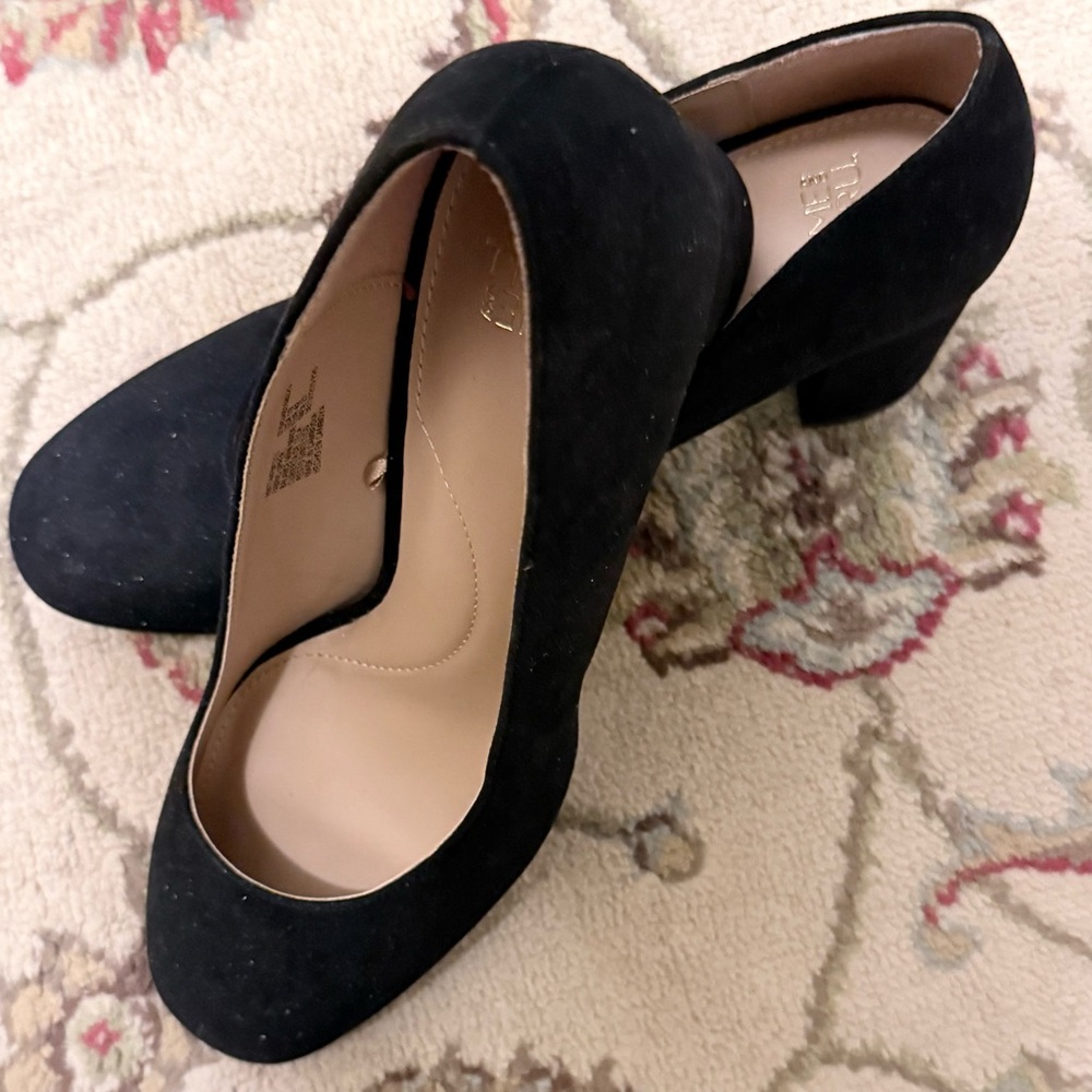 Time and Tru Black Faux Suede Block Heel Pumps Size 10 Closed Toe Memory Foam - Picture 9 of 11